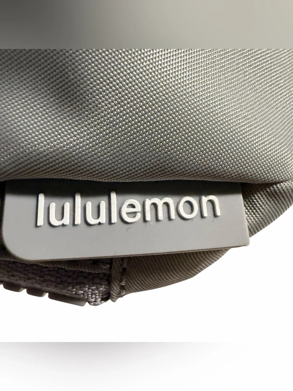NWT Lululemon Everywhere Belt Bag Silver White
